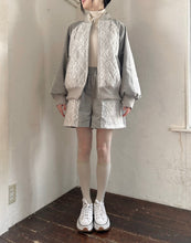 画像をギャラリービューアに読み込む, Lace Quilting Zip up Puff Sleeve Unline Blouson
