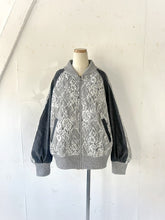 画像をギャラリービューアに読み込む, Lace Quilting Zip up Puff Sleeve Unline Blouson
