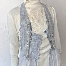 Cargar imagen en el visor de la galería, Laca mix button gilet shawl
