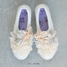 Load image into Gallery viewer, Lace frill button shoes
