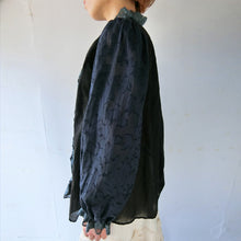 Load image into Gallery viewer, Cut JQ mix lace blouse
