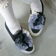 Cargar imagen en el visor de la galería, Pearl &amp; Button Dorothy shoes
