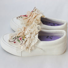 将图片加载到图库查看器，Cross Stitch embroidery&amp; Lace Dorothy platform shoes #5935963
